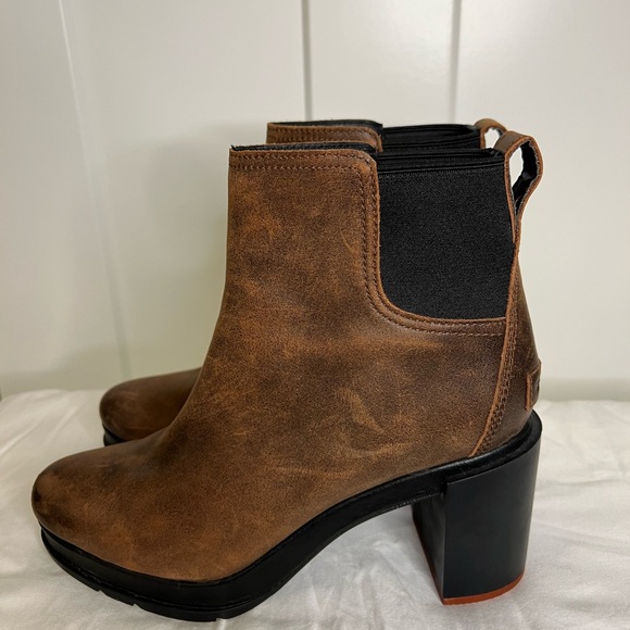 Sorel Shoes - Sorel Blake Block Heel Chelsea Brown and Black Ankle Boots